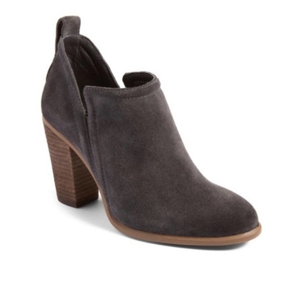 Vince Camuto Francia Suede Heeled Ankle Booties Women's Size 7.5 Gray - Picture 1 of 11